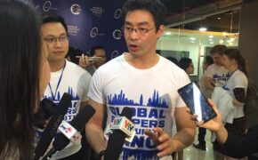 Giám đốc Diễn đàn kinh tế thế giới truyền cảm hứng khởi nghiệp cho bạn trẻ Việt