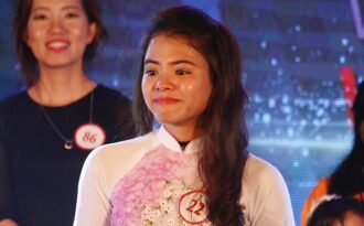 Chân dung tân Hoa khôi 9X của “Vầng trăng khuyết”