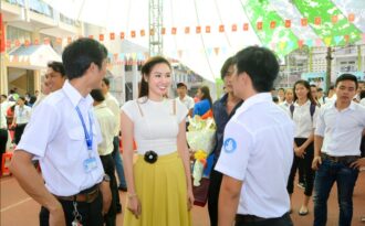 Những chuyến thiện nguyện lặng thầm của hoa hậu Kim Nguyễn
