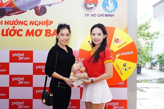 Nhiều bạn trẻ tìm đến Ngày hội hướng nghiệp của Vietjet tại TPHCM ngày 28/9