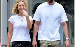 Mỹ nhân 9x từng giành giải Oscar tươi rói bên bạn trai