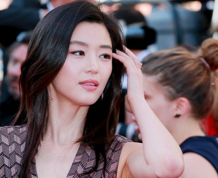 Jeon Ji Hyun thanh lịch, Lý Băng Băng kiêu sa ở Cannes