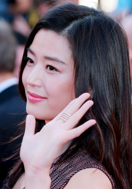 Jeon Ji Hyun thanh lịch, Lý Băng Băng kiêu sa ở Cannes
