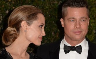Angelina Jolie mua tặng Brad Pitt một hòn đảo