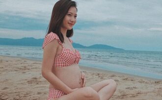 Hot girl Trâm Anh hạnh phúc khoe bụng bầu