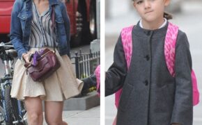 Katie Holmes diện váy xòe dạo phố cùng con gái