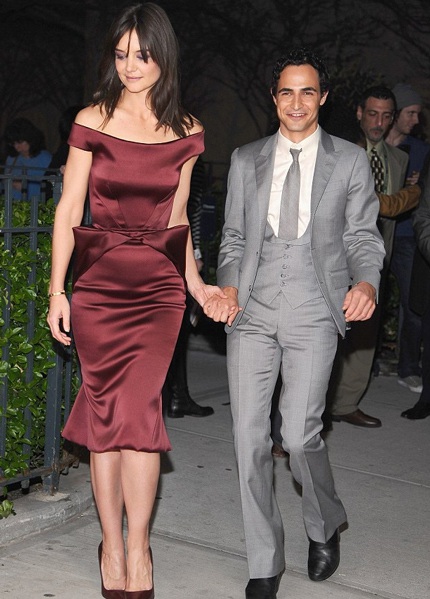 Katie Holmes diện chiếc váy của nhà thiết kế danh tiếng Zac Posen.