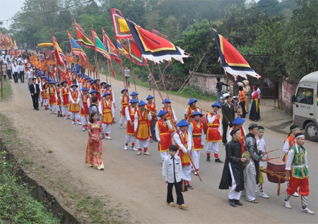 Tưng bừng lễ rước kiệu về Đền Hùng