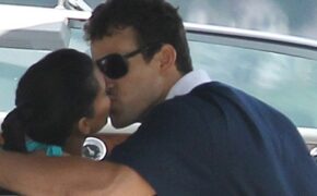 Loạt ảnh tình tứ của vợ chồng cô Kim “siêu vòng ba”