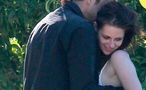 Những bức ảnh gây sốc của Kristen Stewart với bồ già