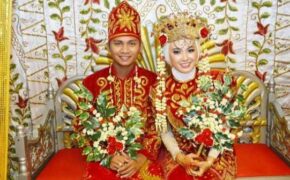 Kỳ lạ phong tục cấm cô dâu, chú rể dùng phòng tắm trong 3 ngày