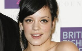 Lily Allen mang thai với bạn trai