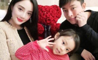 Hậu tuyên bố ly hôn, Giả Nãi Lượng và Lý Tiểu Lộ lao vào cuộc chiến giành quyền nuôi con