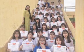 Lớp 45 học sinh chăm học, đoàn kết khiến dân mạng trầm trồ