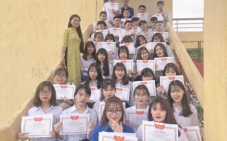 Lớp 45 học sinh chăm học, đoàn kết khiến dân mạng trầm trồ