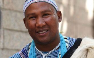 Ra lệnh bắt giám khảo Hoa hậu Thế giới sau đêm chung kết