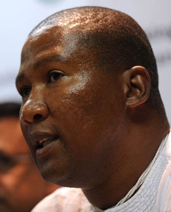 Mandla Mandela bị ra lệnh ngày 19/8