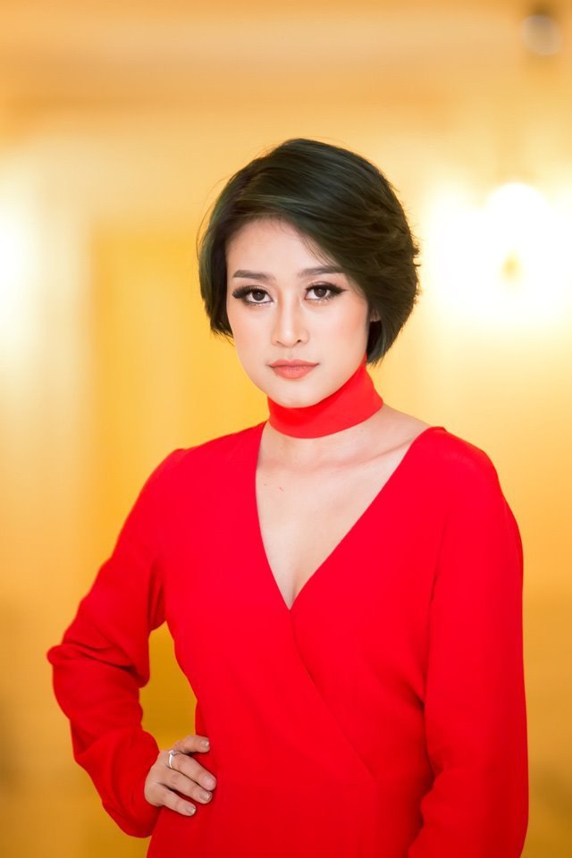 MC Phí Linh: “Ra đường không ai nhận ra tôi vì không trang điểm” - 1