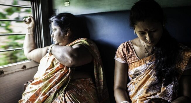 Khoảnh khắc đời thường trên những chuyến tàu Ấn Độ