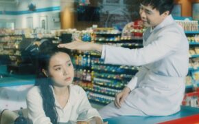 Trịnh Thăng Bình hóa thân gã si tình, luôn theo dõi Midu trong MV mới