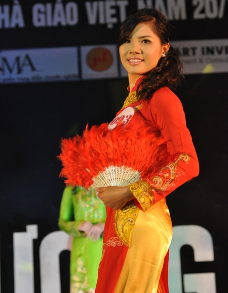 Ngọc Thúy “bội thu” danh hiệu tại Miss Thương Mại 2010  - 4