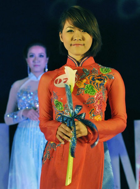 Ngọc Thúy “bội thu” danh hiệu tại Miss Thương Mại 2010  - 2