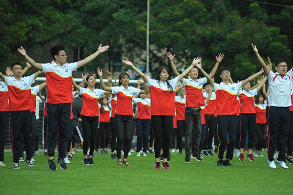 Sinh viên Thuỷ lợi nhảy flashmob