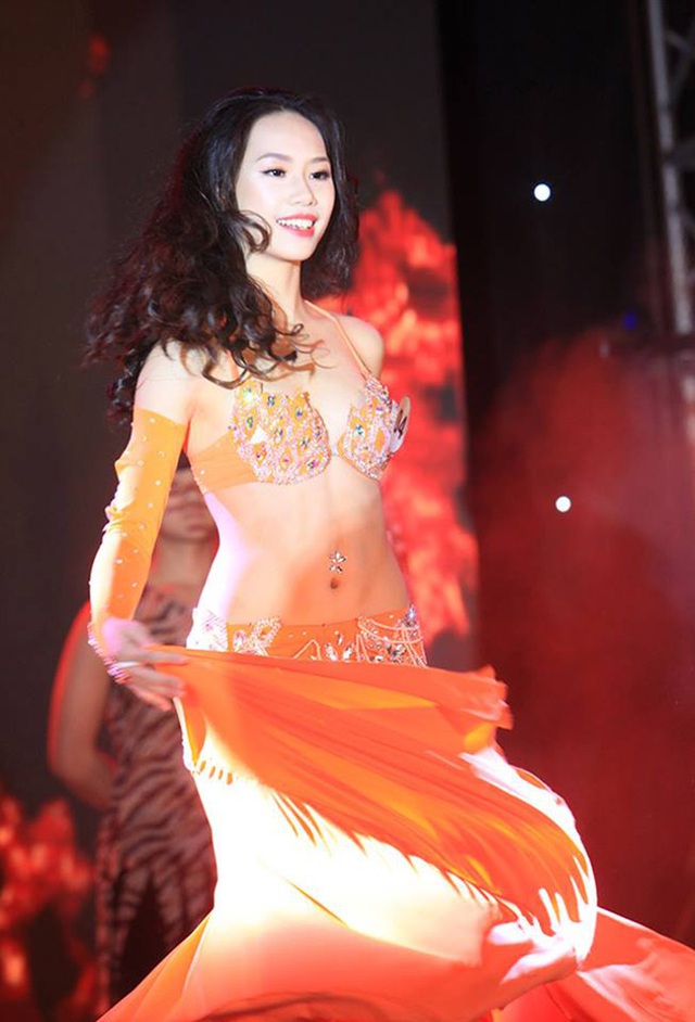  Ngân Hà trong vũ điệu bellydance đầy quyến rũ 