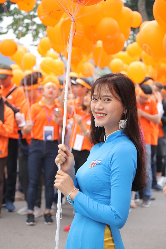 Tiến Dũng, Trọng Đại U23 Việt Nam cùng 5.000 người đi bộ kêu gọi làm việc tốt - 12