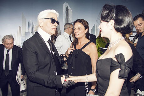 Lý Nhã Kỳ chúc mừng nhà thiết kế lừng danh của thương hiệu Chanel - Karl Lagerfeld