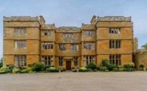 Một phần của “ngôi nhà ma ám” nổi tiếng Anh quốc được rao bán