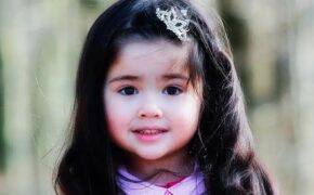 Những em bé đáng yêu “đốn tim” cư dân mạng thời gian qua