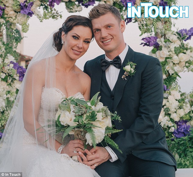  Nick Carter và Lauren Kitt hẹn hò từ năm 2013 và kết hôn hơn 1 năm sau đó. Nick là thành viên cuối cùng của nhóm nhạc đình đám Backstreet Boys kết hôn và lên chức bố. 