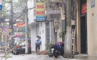 Con gái phản ứng thế nào khi bạn trai rủ đi nhà nghỉ ngày 20/10?