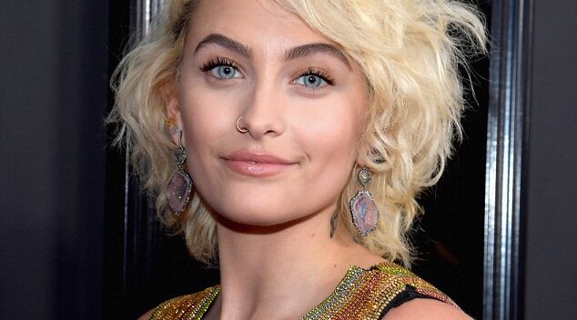 Con gái Michael Jackson quyến rũ “khó cưỡng” tại Grammy 2017