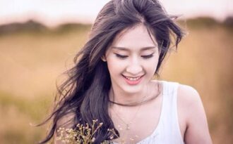 Nữ sinh xinh đẹp trường báo bén duyên MV, phim ngắn