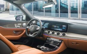 Cận cảnh E-Class thế hệ thứ 10 vừa ra mắt tại Việt Nam