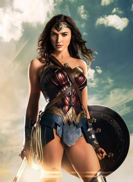 Sau suốt một thời gian dài bị “lép vế”, dự án phim “Wonder woman” được dự đoán sẽ nâng tầm cho phái đẹp trên màn ảnh Hollywood và câu chuyện về nữ siêu anh hùng này sẽ chính thức được ra mắt vào hôm 2/6 tới đây