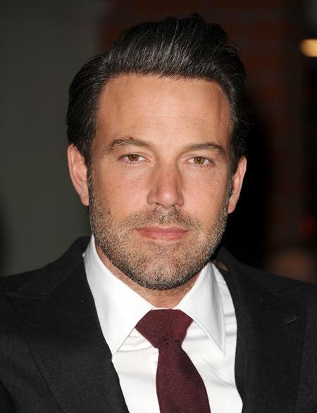 Ben Affleck vẫn còn quá đỗi trẻ trung, đạo mạo nên rất nhiều fan đã kinh ngạc khi phát hiện ra rằng năm nay “Người Dơi” đã 44 tuổi và từ lâu đã bước vào hàng ngũ quý ông U50 tại Hollywood