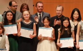 Thiếu nữ 13 tuổi Việt về Nhất cuộc thi piano danh giá quốc tế