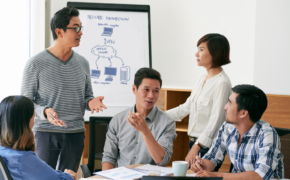 Ca sỹ có cần kỹ năng mềm như giám đốc?