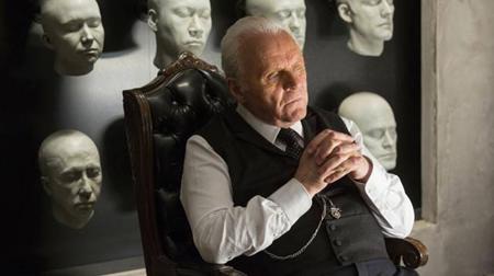 Sau “Game of thrones”, “Westworld” chính là dự án “khủng” được HBO dồn tâm sức đầu tư. Dựa trên tác phẩm điện ảnh cùng tên của Michael Chrichton vào năm 1973, “Westworld” không chỉ khiến người xem bàng hoàng với nhiều cảnh quay bạo lực đẫm máu đan xen với những cảnh nóng nặng đô, bom tấn truyền hình này còn chứa đựng nhiều bài học ý nghĩa và ám ảnh đúng theo phong cách làm phim của Jonathan Nolan.