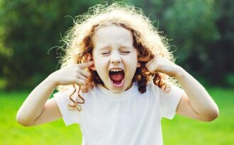 9 sai lầm nuôi dạy con bố mẹ cần tránh