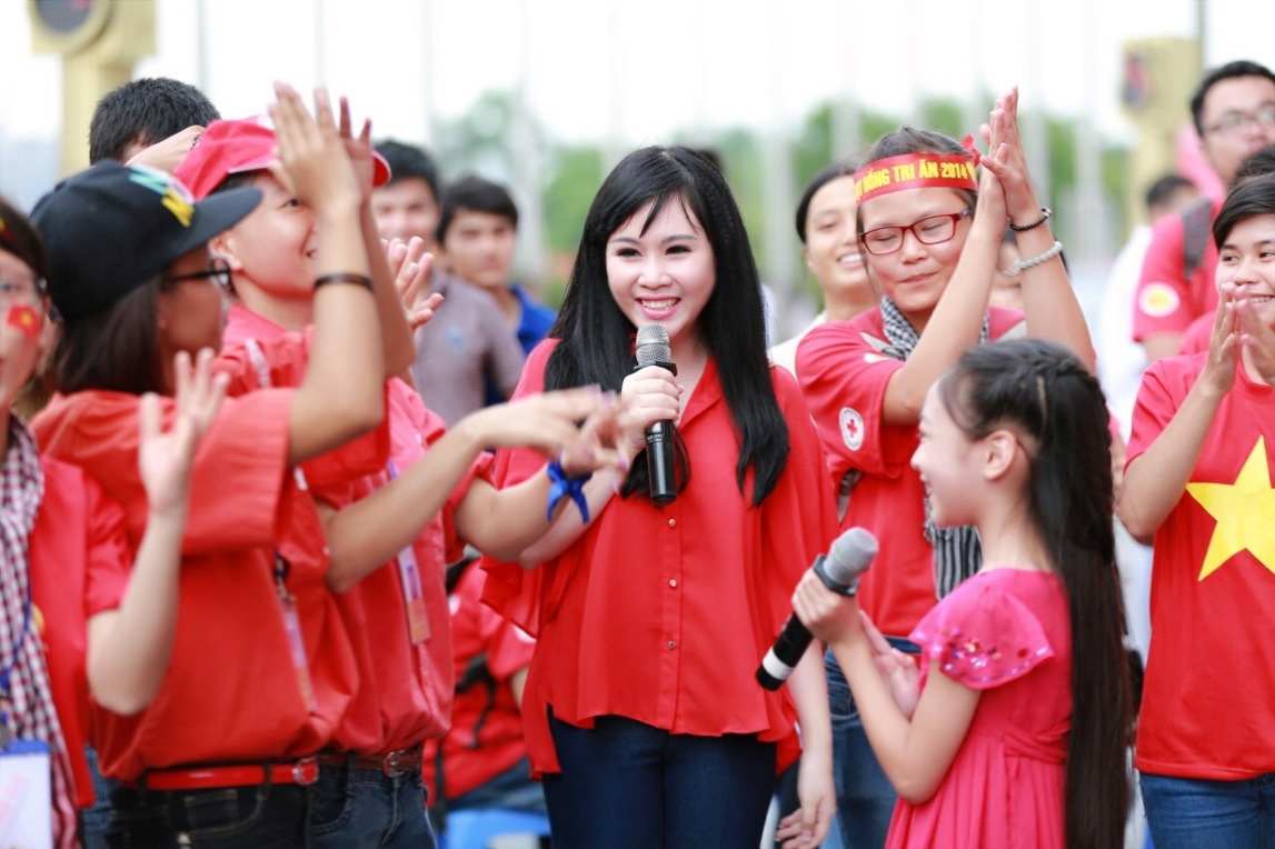 Trương Phương - nàng diễn viên lùn nhất showbiz Việt