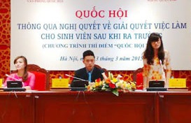 Sinh viên sắm vai Bộ trưởng, đại biểu Quốc hội