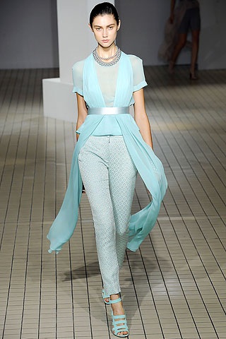 BST xuân hè của Richard Nicoll - 3