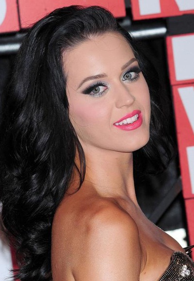 Katy Perry rơi vào “lưới tình” của Russell Brand - 6