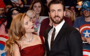 Vừa đệ đơn ly dị chồng, Scarlett Johansson hò hẹn với bạn diễn điển trai