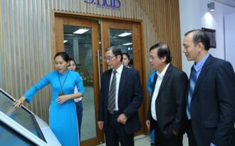 Khi bài học “của cho không bằng cách cho” chưa bao giờ cũ…