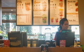 Thu nhập cao nhờ tranh thủ làm thêm dịp lễ